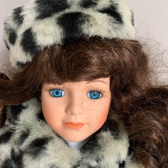 Dan Dee Soft Expressions Porcelain Doll Gray Cheetah Jacket - Picture 4 of 5